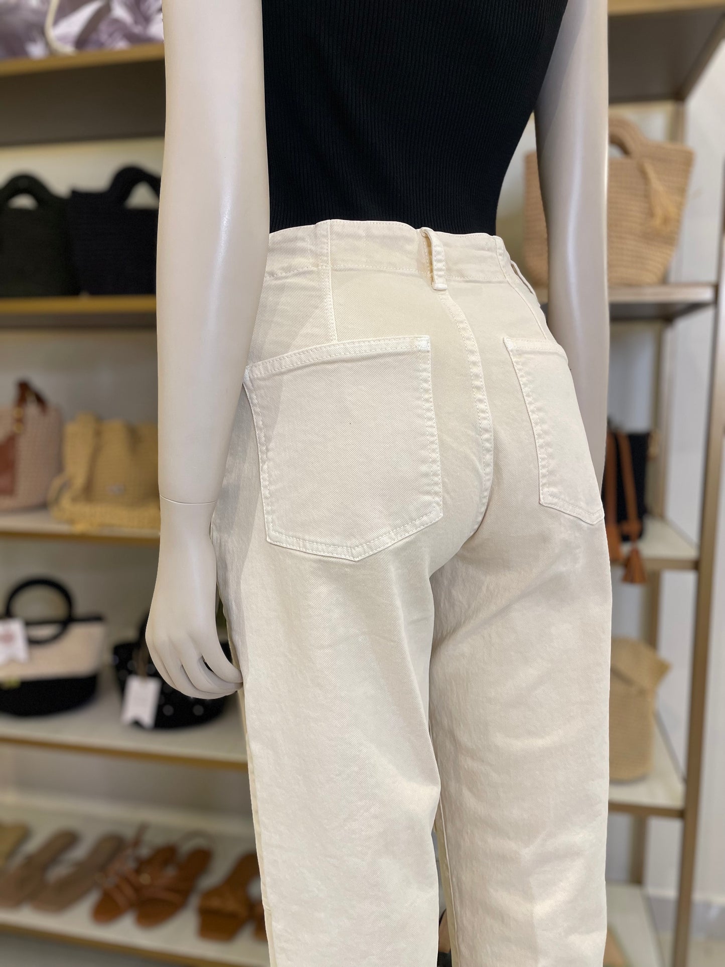 Jean Straight Mid Rise Crema 347