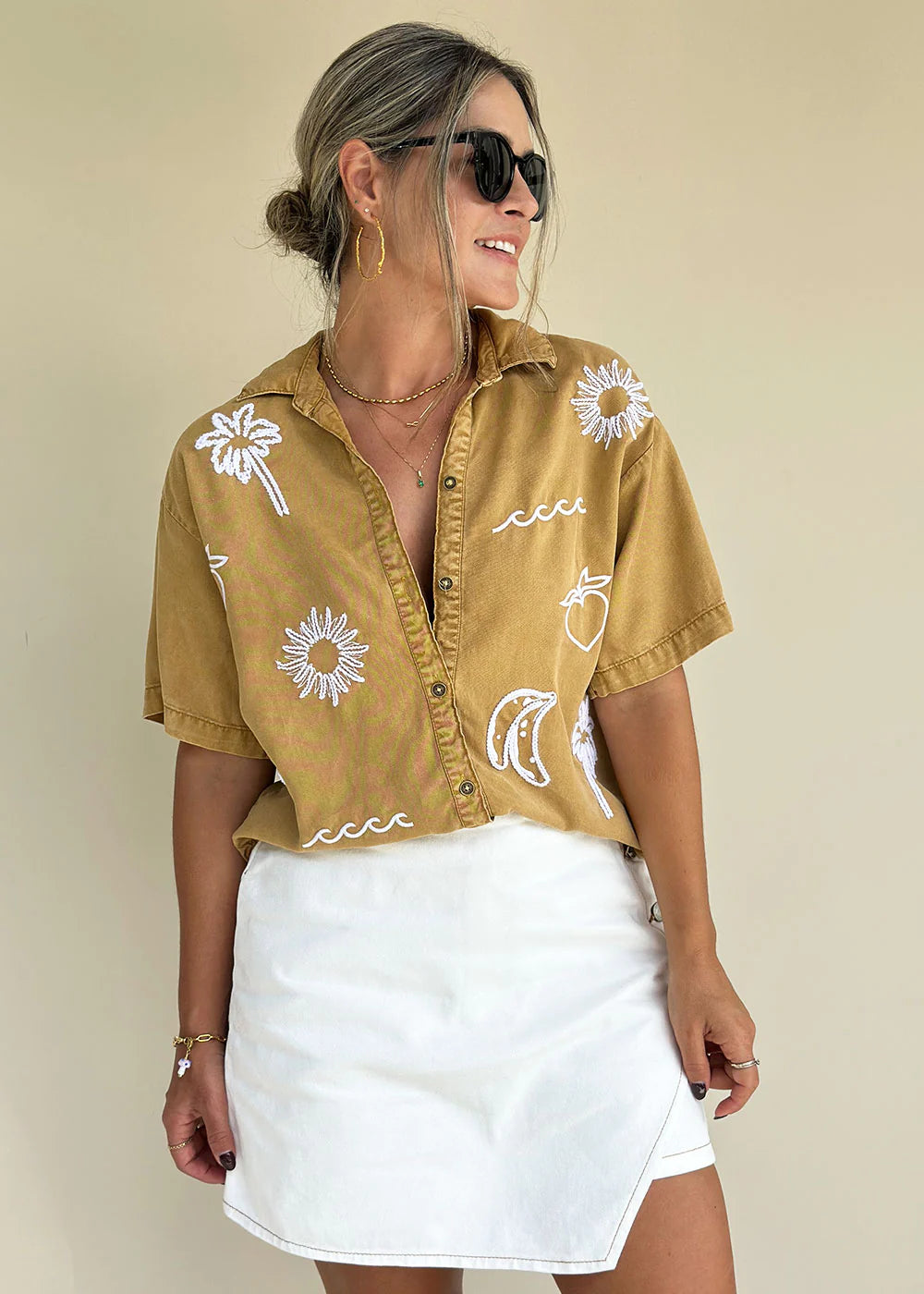 Camisa Paz Mostaza Bordada