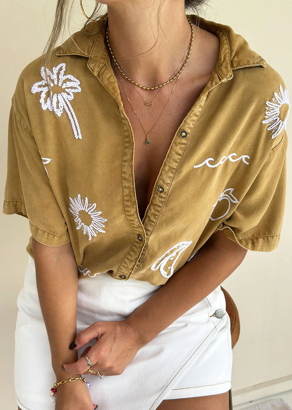 Camisa Paz Mostaza Bordada