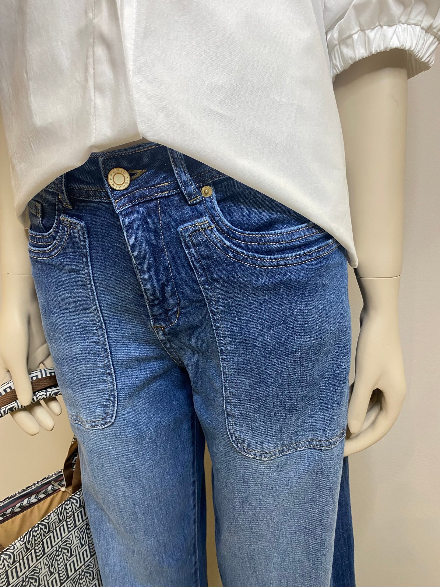 Jean Wide Leg Mid Rise Doble Bolsillo 310