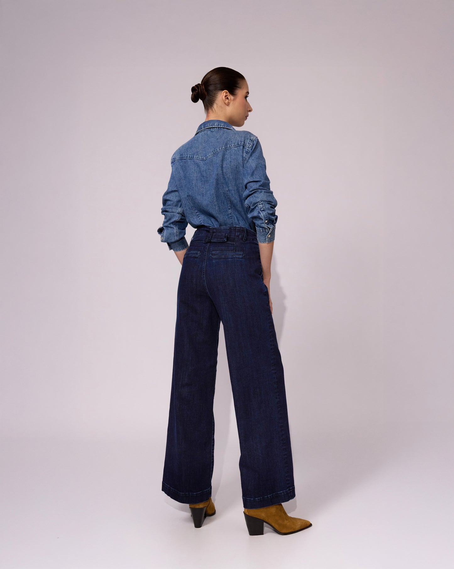 Jean Wide Leg High Rise Oscuro con Cinturón Atrás 328