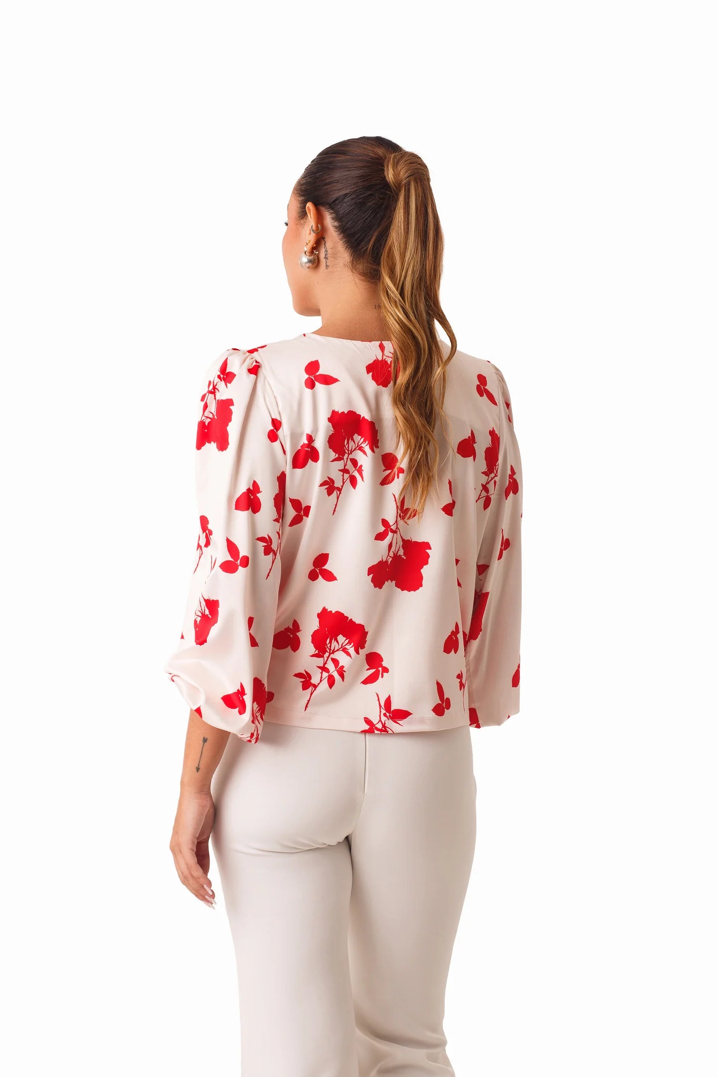 Blusa Anna Marfil Flores Rojas