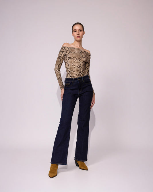 Jean Boot Cut Mid Rise Oscuro Bolsillo Bordado 319