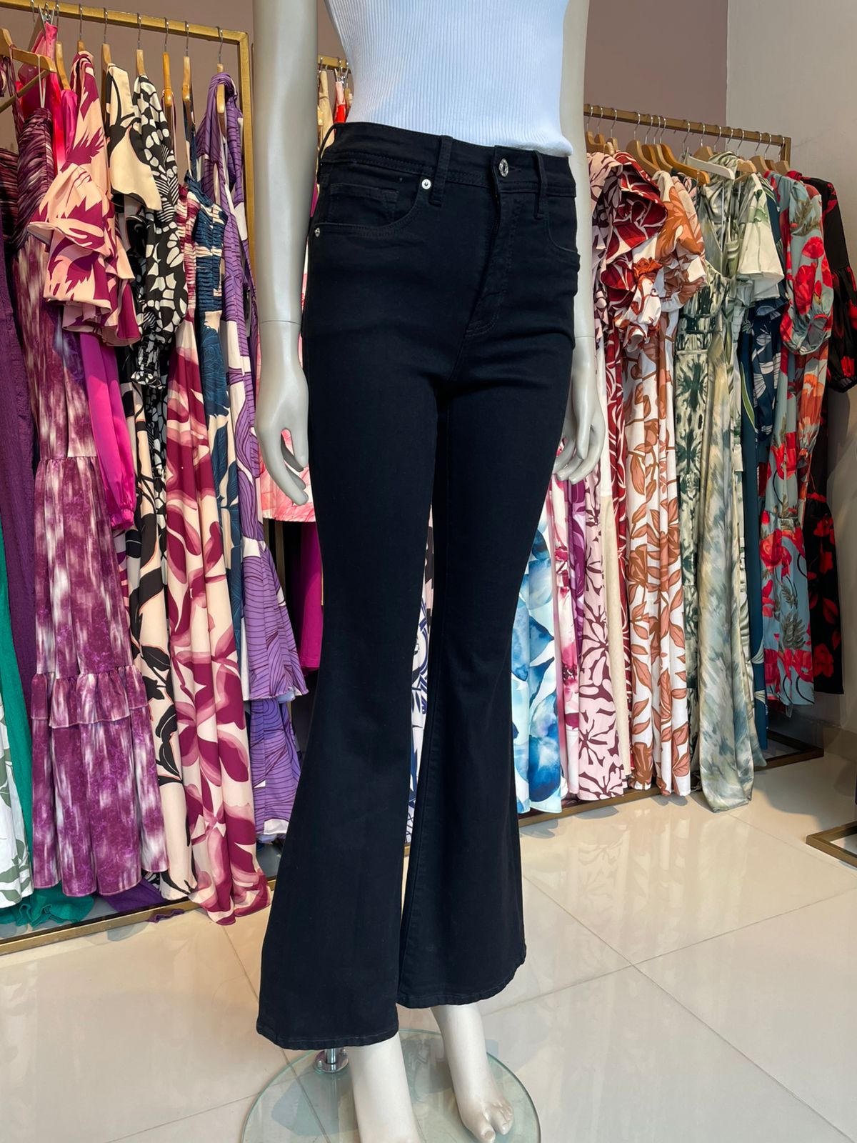 Jean Flare High Rise Negro 323