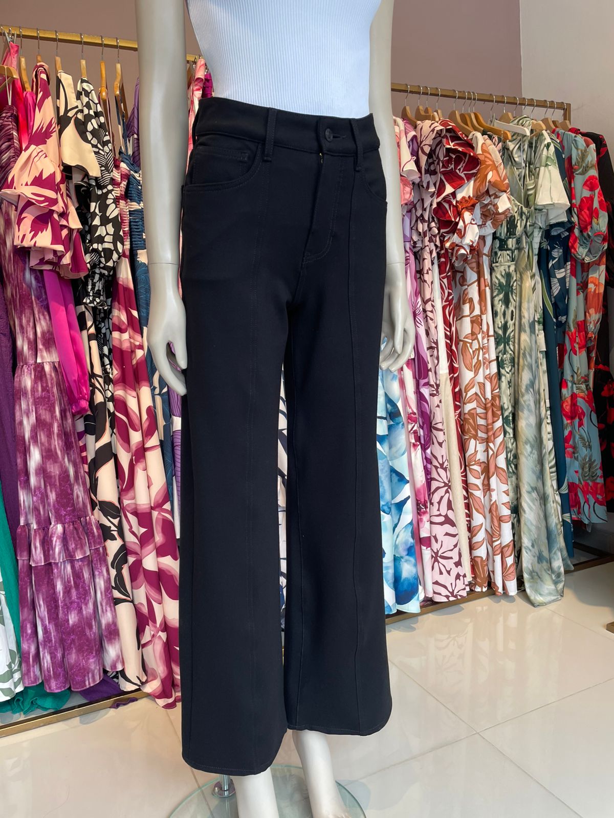 Jean Wide Leg High Rise Scuba Negro 102