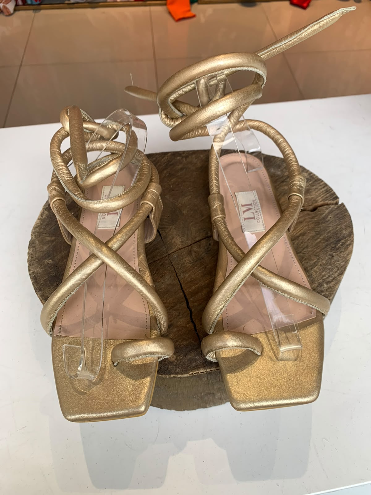 Sandalias Romanas Doradas